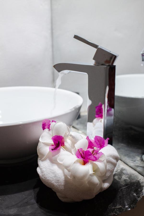Villa Jiwe With Pool Zanzibarhouses Кивенга Екстериор снимка