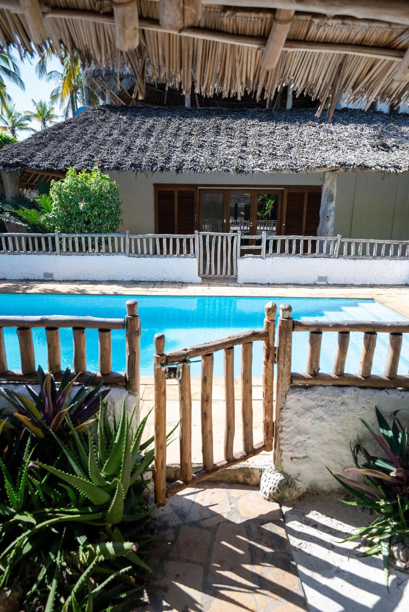 Villa Jiwe With Pool Zanzibarhouses Кивенга Екстериор снимка
