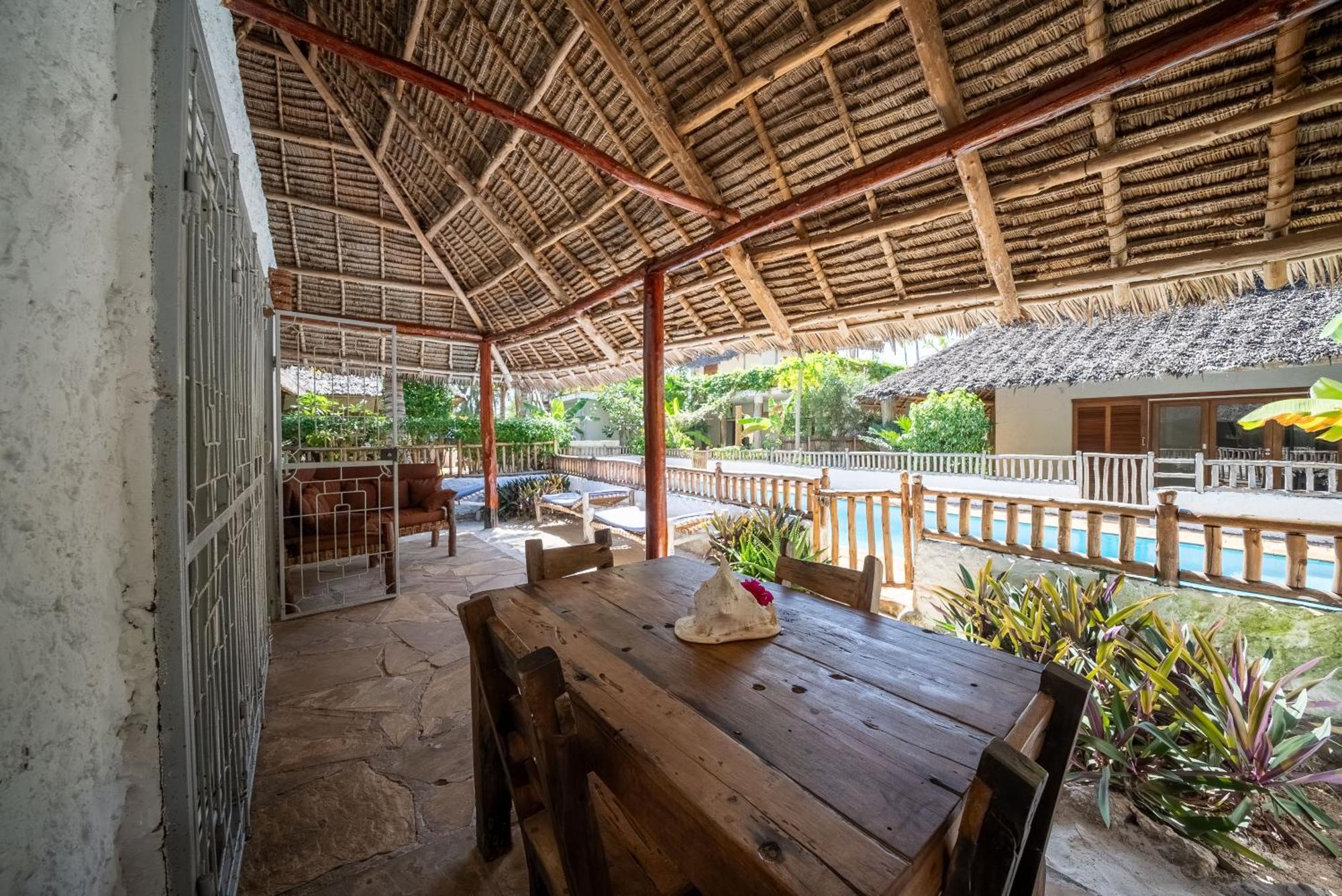 Villa Jiwe With Pool Zanzibarhouses Кивенга Екстериор снимка